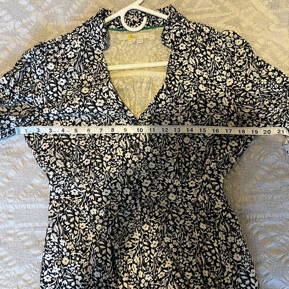 Boden notch-neck mini tea dress. Size 4. Cinched at waist and A-line skirt. - Picture 10 of 11